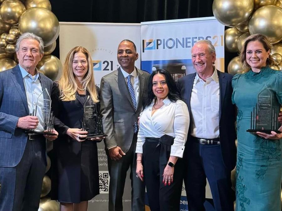 Pioneers 21 reconoce a líderes binacionales en los Innovation Awards 2025.