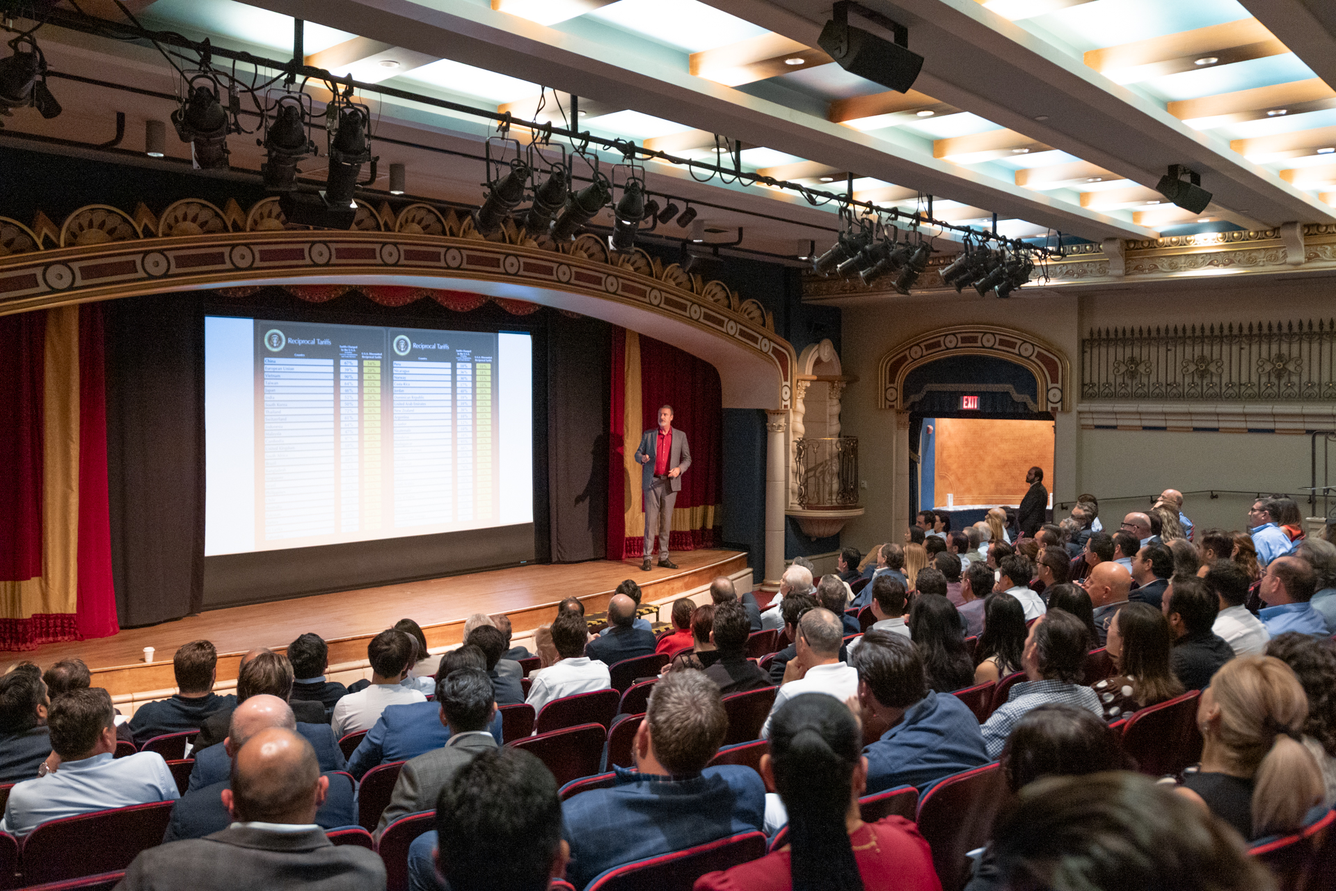 Peter Zeihan fortalece la visión geopolítica de la región binacional con líderes del Paso del Norte.